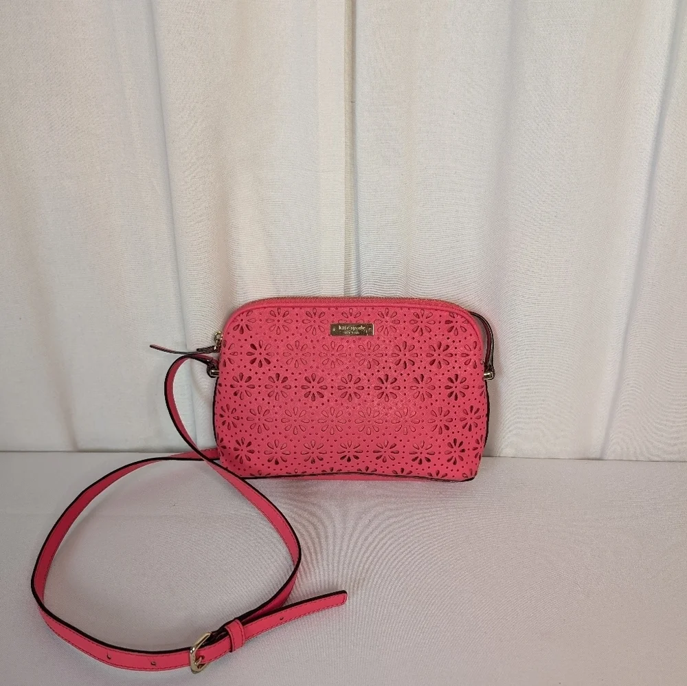 Kate Spade Cedar Street Mandy Coral Perforated Cut Out Flower Crossbody Bag EUC